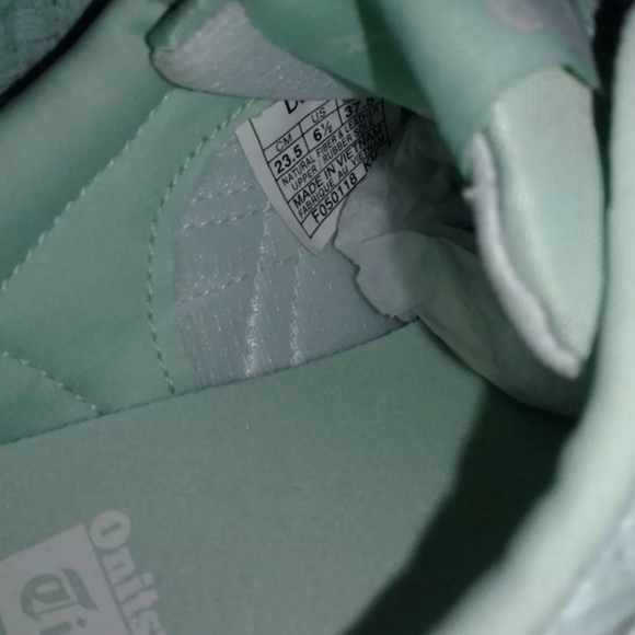 NEW Asics Japan Onitsuka Tiger SERRANO SLIP-ON D877N Mist green cream Women 6.5 - Picture 8 of 10